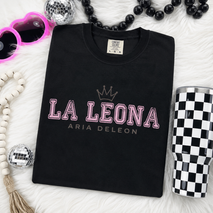 La Leona Graphic T-Shirt — 'La Leona' Crown Design